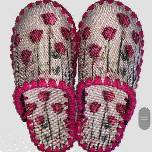 Весели пантофи - Рози