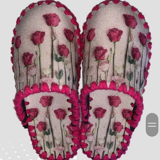 Весели пантофи - Рози